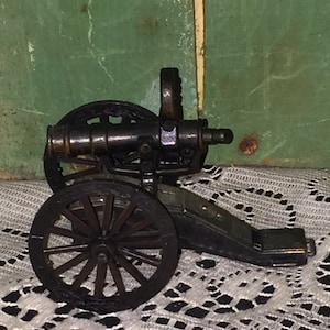 Antique Finished Die Cast Metal Cannon Pencil Sharpener; Collectible Die Cast Metal; Military Cannon Pencil Sharpener