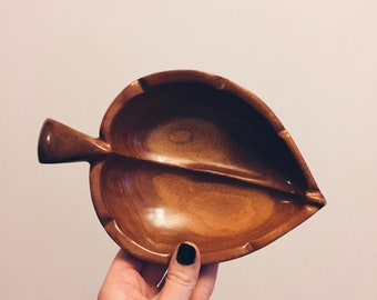 Vintage Wooden Leaf Catchall Bowl