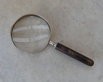MAGNIFYING GLASS Wood Handle GREAT Magnification Vintage 2 Piece Magnifier Brass Ferrule Metal Rim Optical Instrument Reading Spyglass 1920s