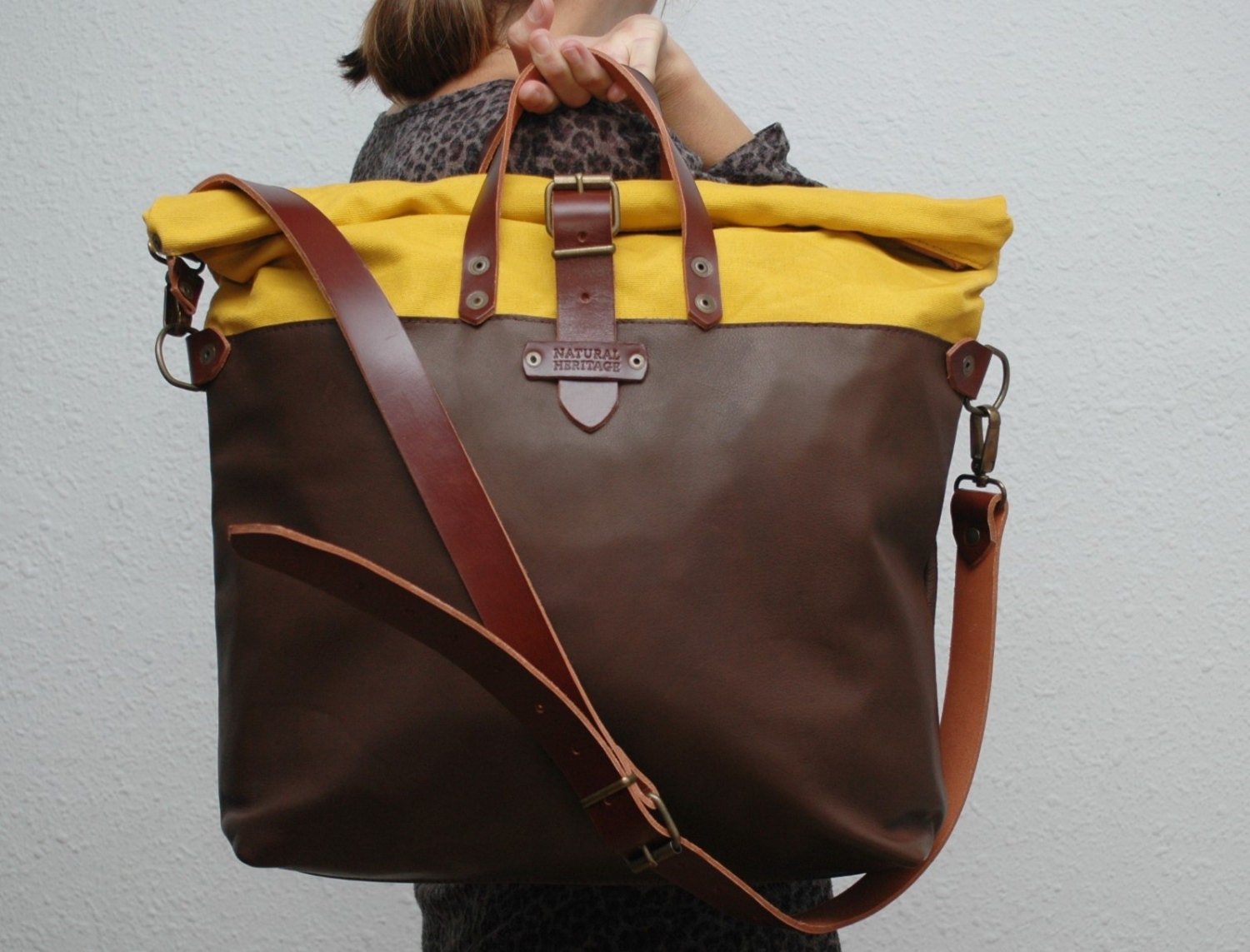 Weekend bag waxed canvas with leather handles and