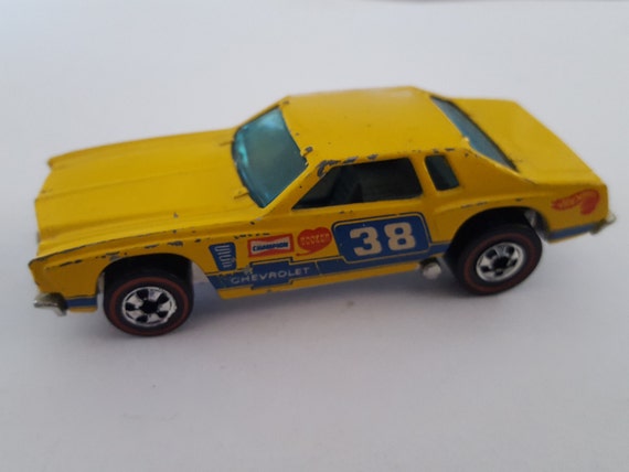 Vintage Redlines Hot Wheels Monte Carlo Stocker 1975 yellow