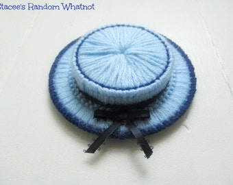 Blue Sun Hat Plastic Canvas Refrigerator Magnet, Fridge Magnet, Kitchen Magnet, Blue Kitchen Decor, Summer Decor, Stocking Stuffer