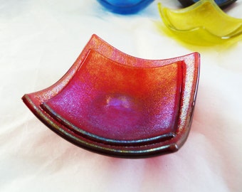 Red tealight holder made from iridescent fused glass