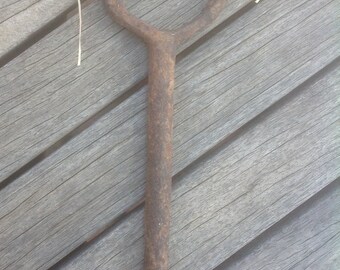 Cast Iron Skeleton Key, 8"