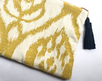 Honey and white jacquard pouch