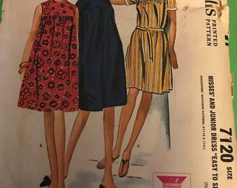 Vintage Sewing Pattern - 1963 McCalls 7120 Yoked Dress