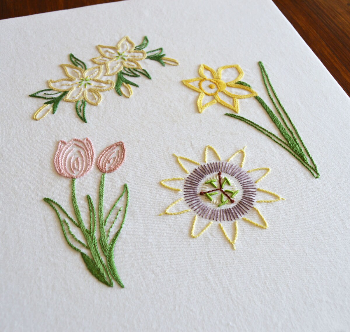 Get Hand Embroidery Modern Embroidery Flowers Pictures