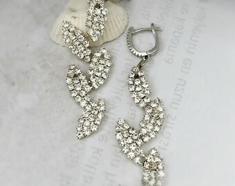Sparkle Shaking Leaves Rhinestone Earrings