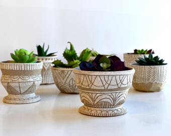 S A N D S T O N E: ceramic stoneware planter