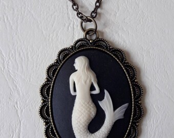 ♥ ♥ Mermaid cameo pendant black and white ♥