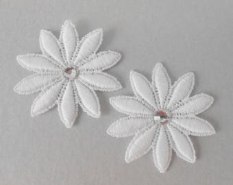 5 cm white lace flowers