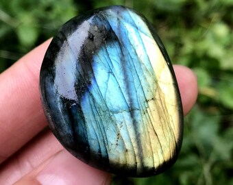 Labradorite Medium-Large Tumbled Semi Precious Palm Stone#330A