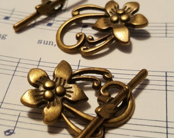 Flower Toggle Clasp - 4 sets - Antique Bronze Clasp - Bronze Clasps - Necklace Clasp - Bracelet Clasp - Bronze Toggle Clasp