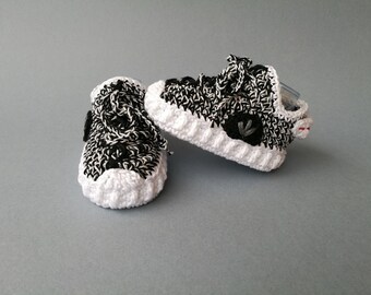 Crchet Pattern baby sneakers, newborn yeezz, crochet shoes