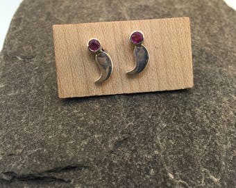 Semicolon Post Earrings with Pink Sapphires