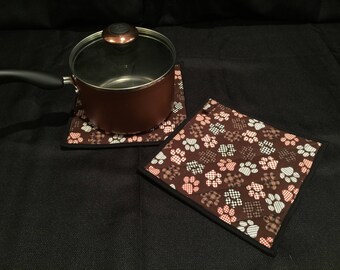 Paw Print Quilted, Insulated Pot Holder Set