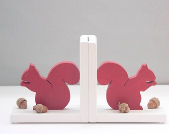 Squirrel bookends, Fathers Day, Bookends, Squirrels with actual off the tree Acorns, Woodland Animal, cut by hand, Assembled in the USA. 8 a