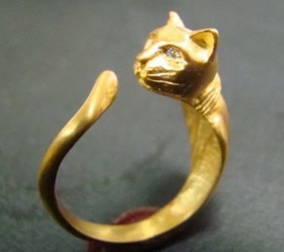 14k Gold Cat ring with diamond eyes