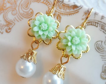 75% Off Price Sale, Spring Green, Mum Flower, Gold Tone Filigree, Czech Glass Bead