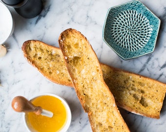 Garlic Grater Teal- The Grate Plate Ceramic Grater