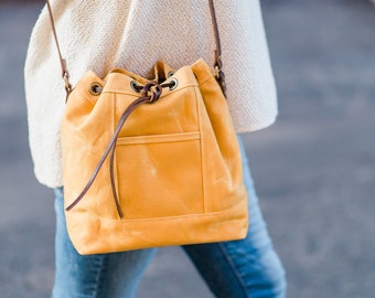 Waxed Canvas Bucket Crossbody Bag, Satchel Bag, Bucket Bag, Bucket Purse, Leather Crossbody Strap, Wax Canvas, Womens Handbag, Gifts for Her