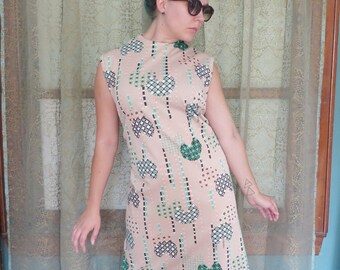 1960s Geometric Shift Dress 60s Mod Dress Blush Pink 60s Sheath Dress Twiggy Mad Men Sleeveless Jumper Scooter Dress Circles PacMan