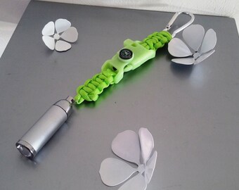 door key multifunction with carabiner in Paracord in shades of green and glow in the dark
