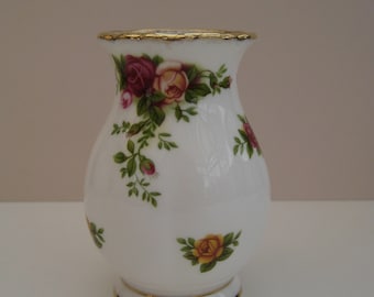 Royal Albert Old Country Roses small vase. First quality 1962
