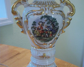 Vintage George & Martha Washington lamp/Ceramic gold trimmed table lamp/1940's lamp/Shabby chic/Cottage decor/Home decor