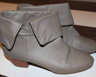 vintage 9 west fold over ankle boots adorable grey ankle booties stacked heel pirate boots w 7 1/2