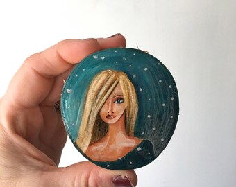 mini portrait, she had sparkle, womans face, sparkle stars, gift for her, unique tiny art, gouache paint, shellieartist, wood slice