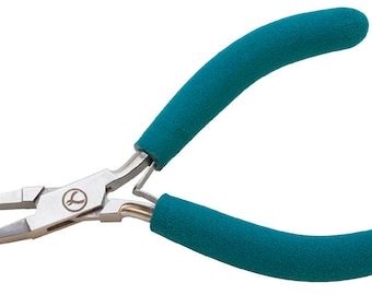 Wubbers Wide Flat Nose Pliers - Pliers for Making Chainmaille and Jewelry - EuroTool - PLR-1238 - Wubbers Classic Pliers