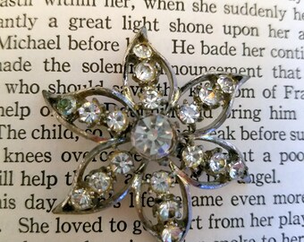 Vintage Rhinestone Star Brooch