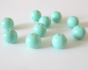 10 green painted glass 8mm beads
