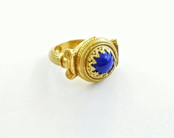 Lapis lazuli ring in solid sterling silver 925 with engraved Greek columns and gold filling