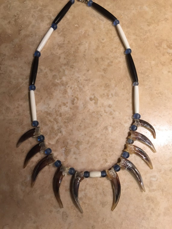 Native American Made Badger Claw Necklace 10 claws