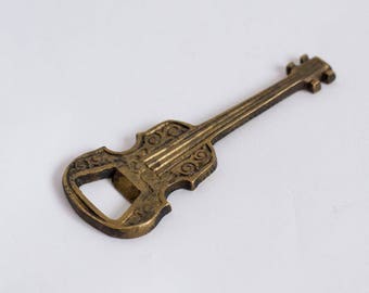 Vintage Brass Guitar Bottle Opener Vintage Dinnerware Tableware Bar Tools Collectable Guitar Beer Opener