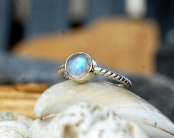 Natural Rainbow Moonstone Silver Twisted Band Handmade Ring - 925 Sterling Silver