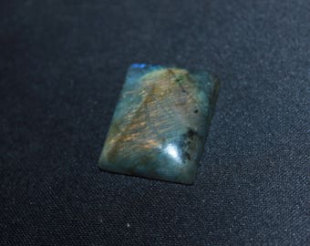 Labradorite with Brown and green hues n 15 23 * 28 mm cabochon