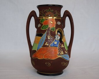 Satsuma Moriage Vase