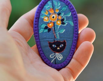 On Sale, kitty bouquet pin