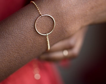 Circle Bracelet | Geometric Bracelet | Gold Bracelet | Modern Minimalist Bracelet | Delicate Bracelet | Dainty Bracelet | Minimal Jewellery