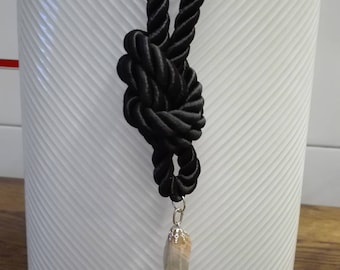 Agate the Protective necklace