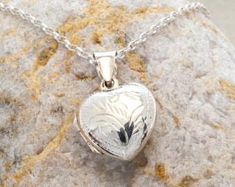 Retro silver heart locket necklace