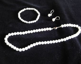 Vintage Costume Pearl Necklace, Bracelet, and Pierced Earring Set