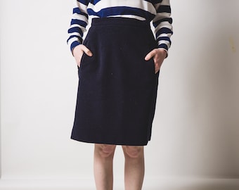 Dark Navy Blue Wool Skirt // Pockets on the front // modern aesthetic // knee length // made in Italy // approx modern size uk 10-12?