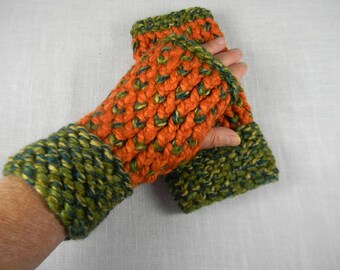 Wrist Warmers, Hand Knit Fingerless Gloves, Hand Knit Fingerless Mittens, Texting Gloves, Texting Mittens, Hand Warmers, Gauntlets
