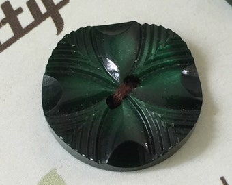 Vintage Buttons - green plastic