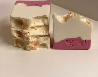 Rose Quartz Soap / Artisan Soap / Handmade Soap / Soap / Cold Process Soap