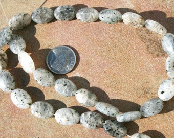 DRAGON FRUIT QUARTZ Oval 10mm x 14mm